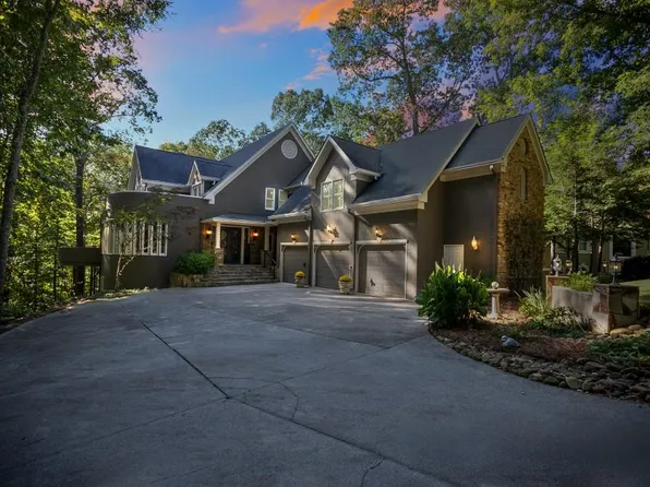 1525 Maplewood Ct, Woodstock, GA 30189