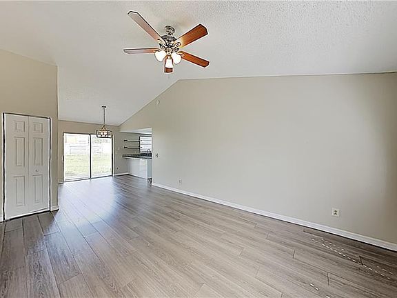 3rd image of 4401 Shadberry Dr
