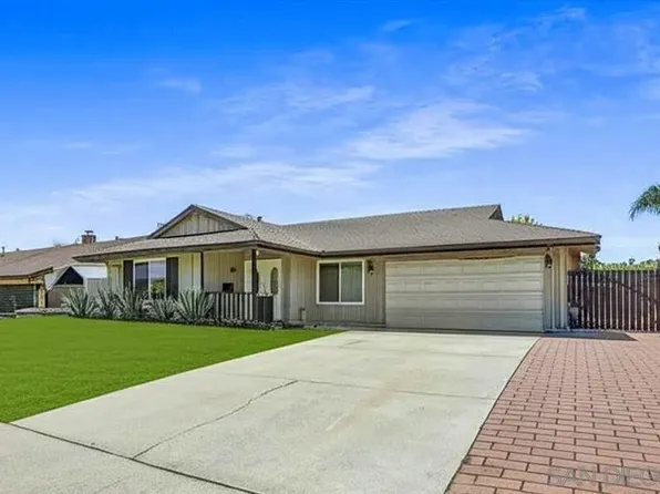 1561 Oak Hill Dr, Escondido, CA 92027