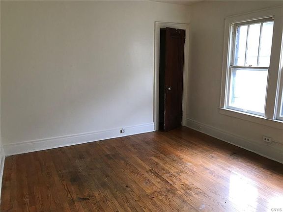 4th image of 2313 E Fayette St