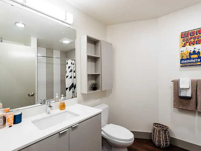 Broadcast Apartments — Photo 11