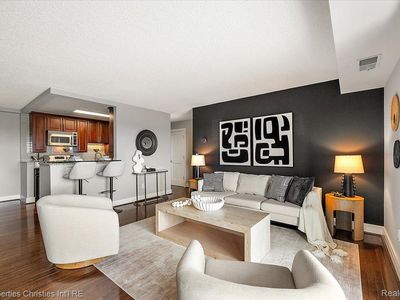 411 S Old Woodward Ave Unit 824, Birmingham, MI, 48009