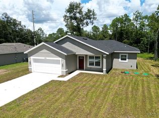 8855 N Travis Dr, Citrus Springs, FL 34434