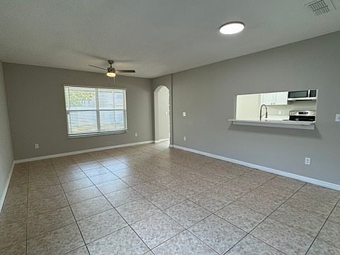 4th image of 1631 Sherbourne St