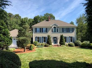 28 Valley View Dr, Smithfield, RI 02828