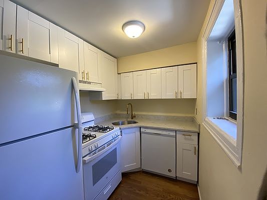 4th image of 407 Union St Floor 1