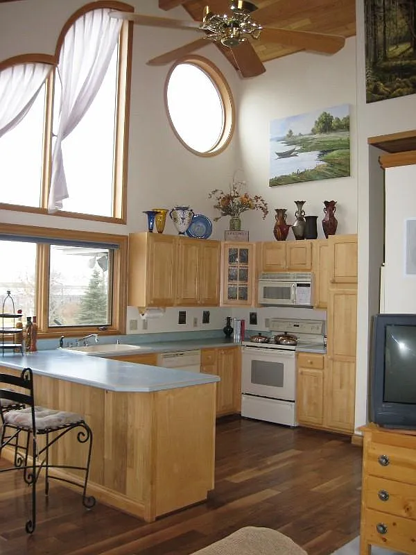 2 bed, 1.5 bath, 1500 sqft, $2,500 — Photo 4