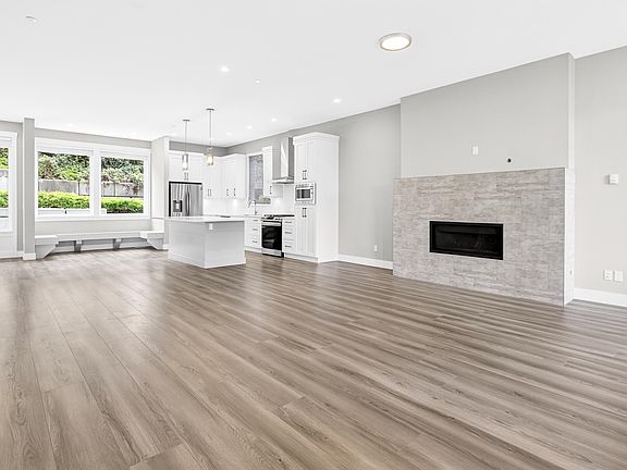 4th image of 23527 Larch Ave #5