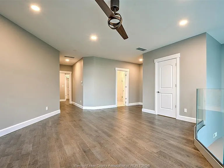 1225 Riverside Dr E #101 — Photo 20