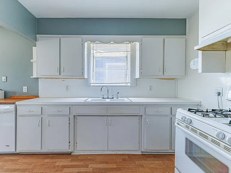 3017 Colonial Ave — Photo 3
