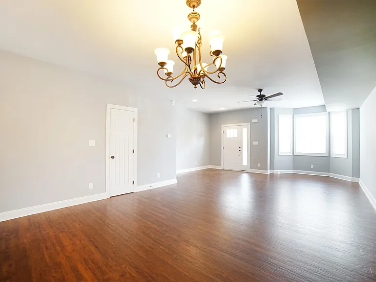 106 Capital St — Photo 3