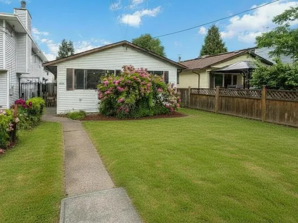 1955 Coquitlam Ave, Pt Coquitlam, BC V3B 1J2