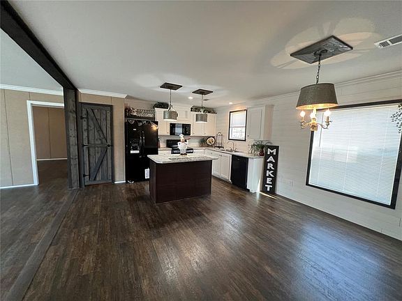 2nd image of 10255 Nikolich Ave
