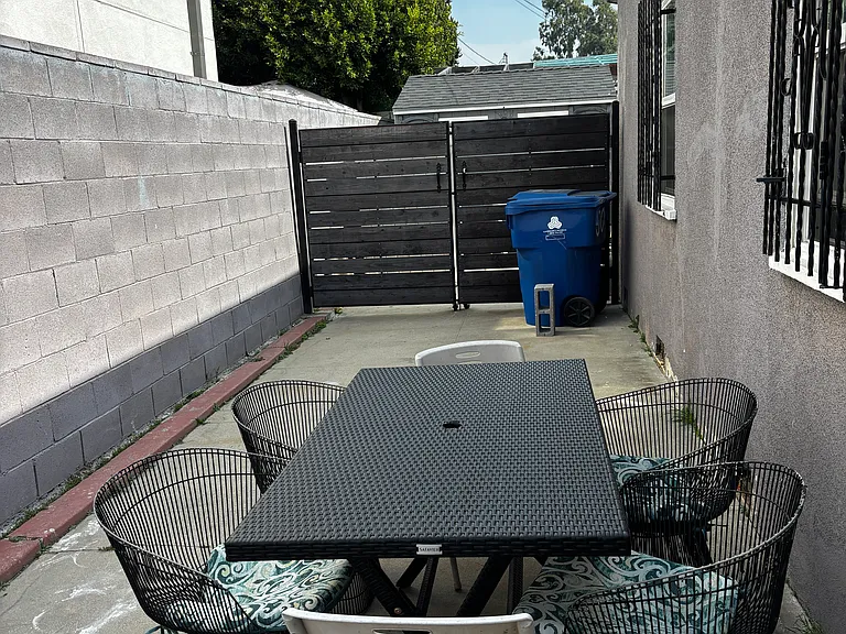 1850 S Curson Ave #1850 — Photo 13