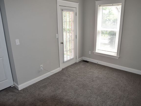 2nd image of 884-886 E Livingston Ave