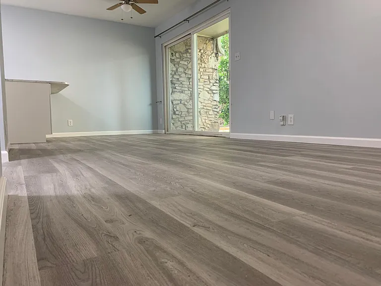 500 E Riverside Dr #122 — Photo 4