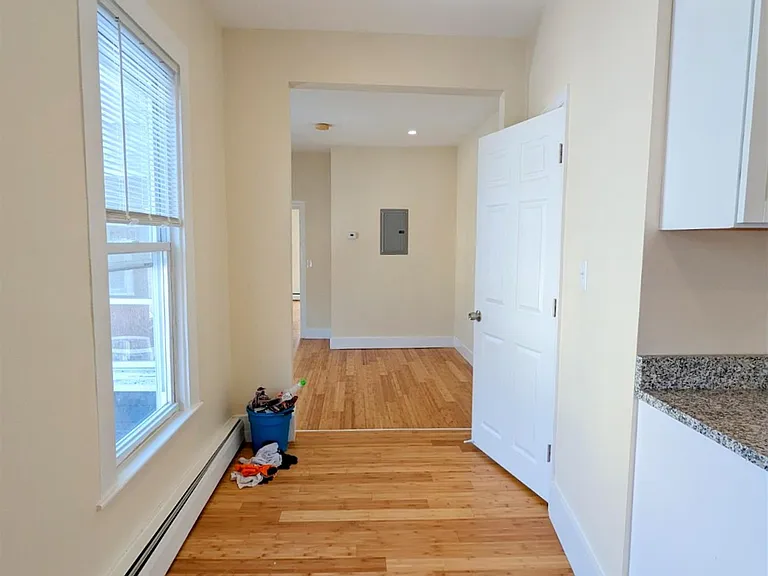 12 Cameron Ave #7 — Photo 4