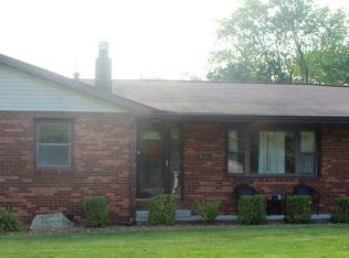 1737 N Broadway Ave, Salem, IL 62881