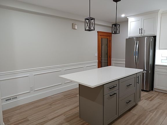 3rd image of 15 Trescott St #Ap-2