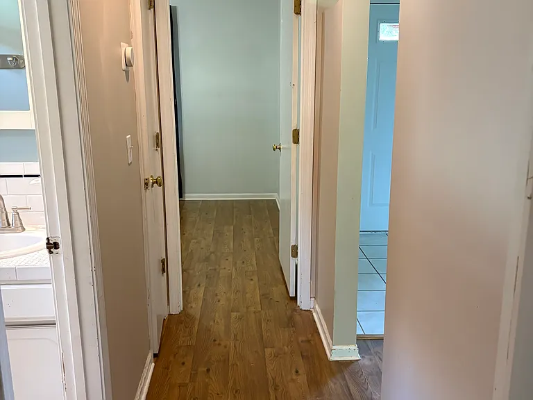 11834 Virginia Ave — Photo 22