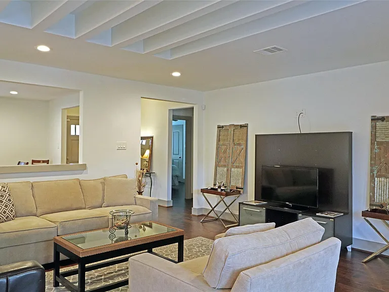 5527 Valkeith Dr — Photo 12