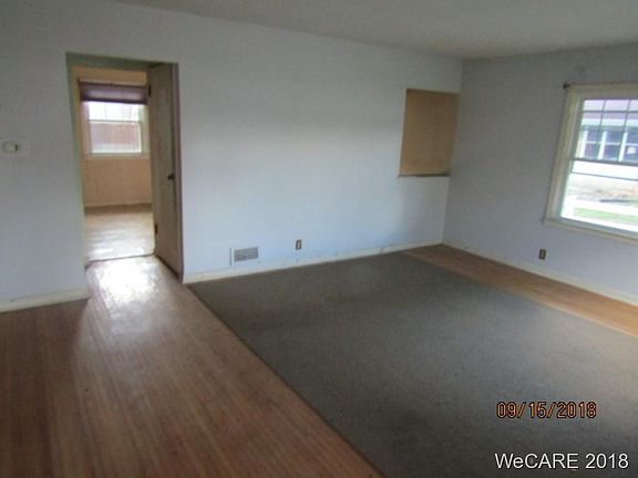 3rd image of 536 S Woodlawn Ave