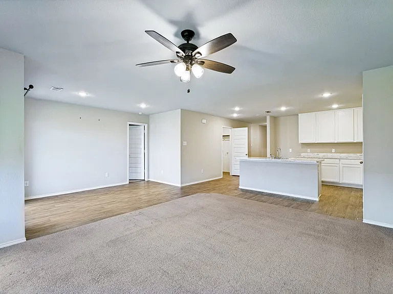 616 Timberwood Dr — Photo 6