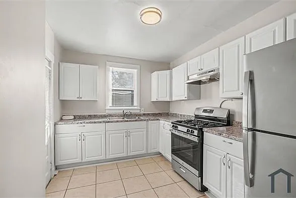 5713 Brooklyn Ave — Photo 5