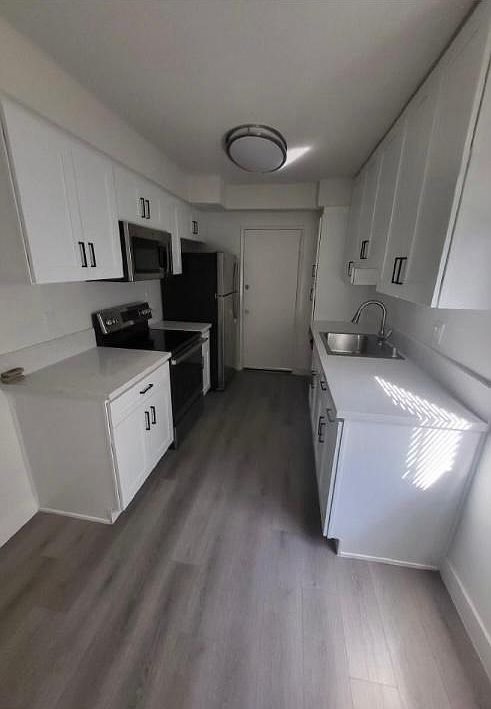 1st image of 4949 Tyrone Ave #11B