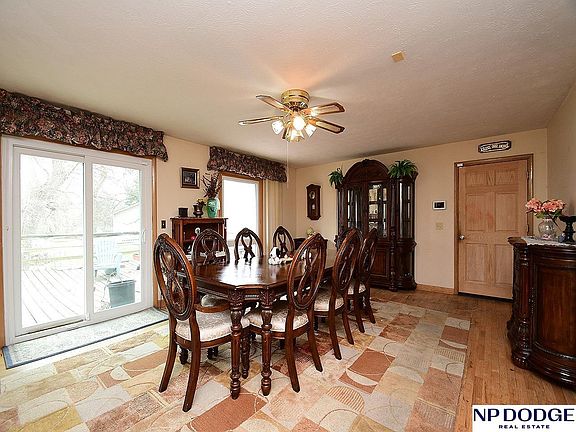 5th image of 4223 Aurora Dr