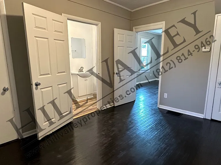 2325 S 8th St — Photo 6