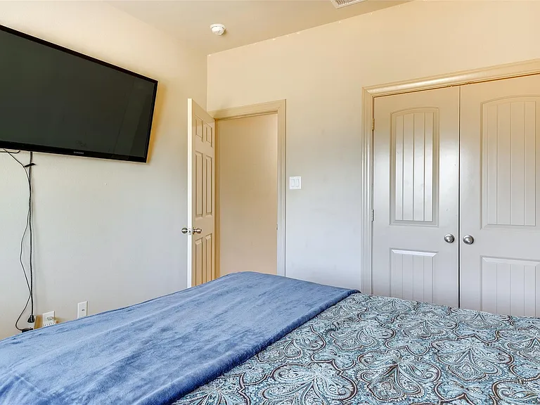 8470 Coral Cove Pass Ln — Photo 22