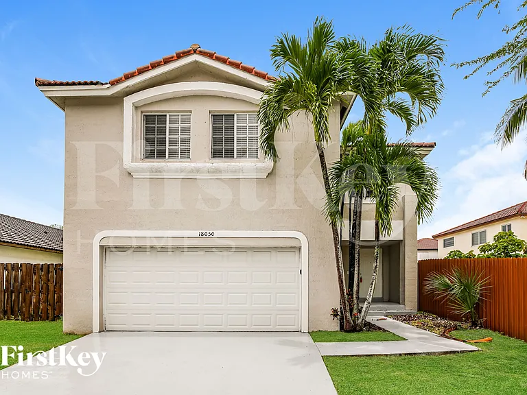 18050 SW 142nd Ct — Photo 1