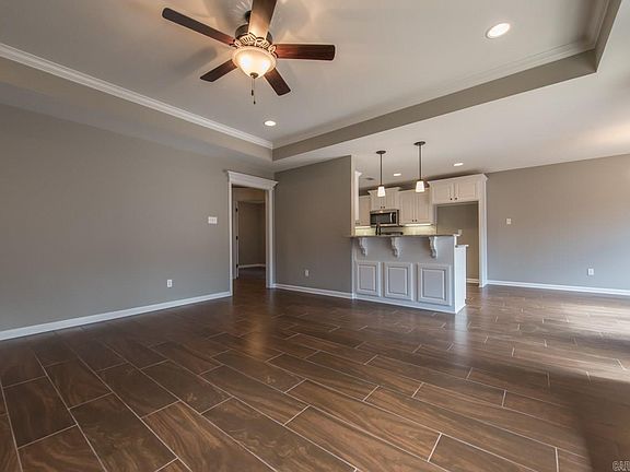 5th image of 9441 Meadow Gardens Cres