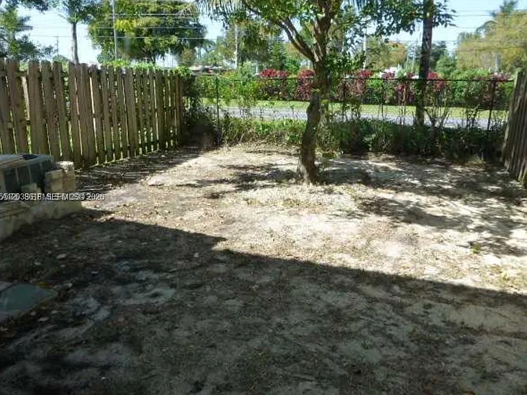 641 E Mowry Ct — Photo 3