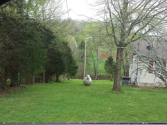 2nd image of 1325 Sleepy Hollow Ln