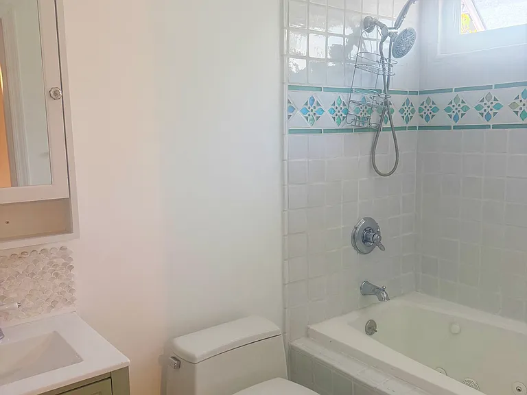 528 N Maria Ave — Photo 6