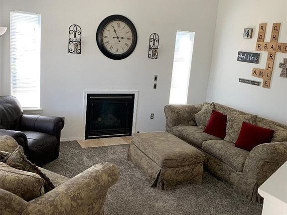 4th image of 1342 E Oasis Cir