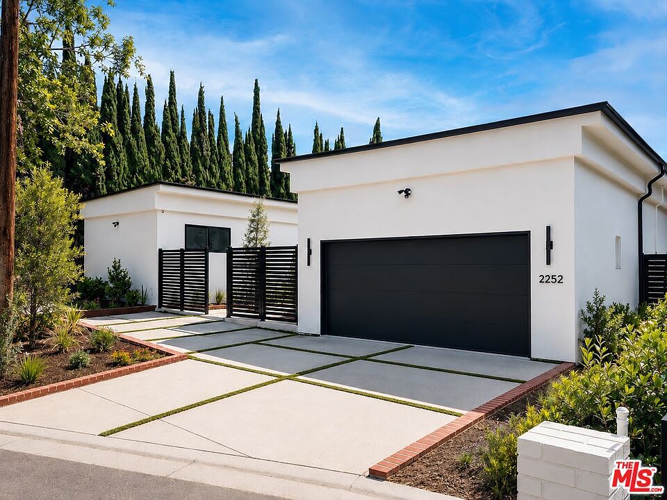 1st image of 2252 Gloaming Way