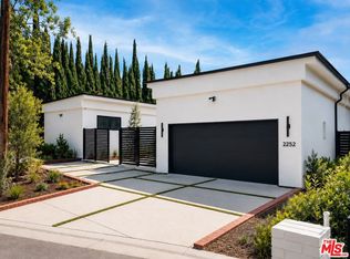 2252 Gloaming Way, Beverly Hills, CA 90210