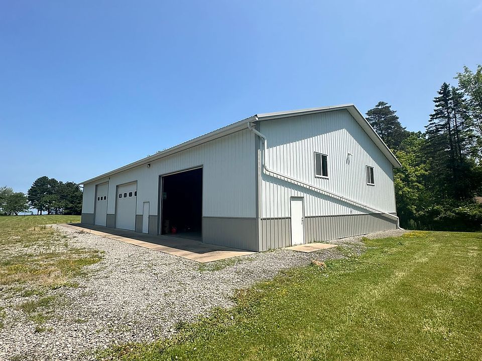 2nd image of 709 Lake Rd