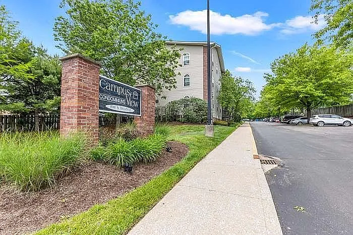 3 bed, 1000 sqft, $1,600 — Photo 3