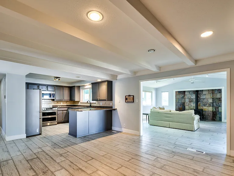 12310 S Hills Dr — Photo 12