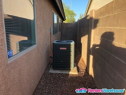 5th image of 2510 S 110th Dr