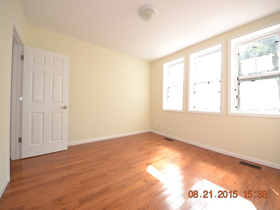 1st image of 3629 S Hermitage Ave #3