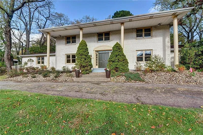 3455 Ridgewood Dr photo 1