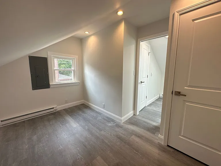 Highland St 1177-1177.5 ONYX — Photo 11