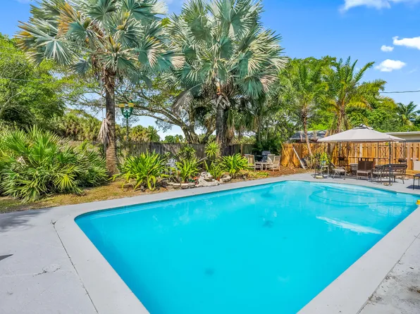 413 S Chillingworth Drive, West Palm Beach, FL 33409