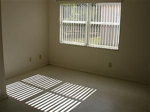 5th image of 3813 N Garrison St APT A