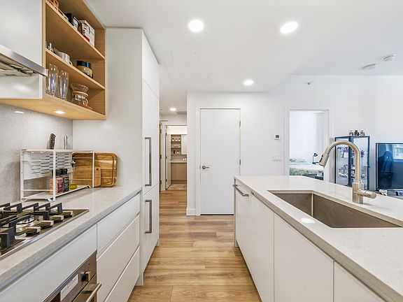 5th image of 4433 Alaska St #1208
